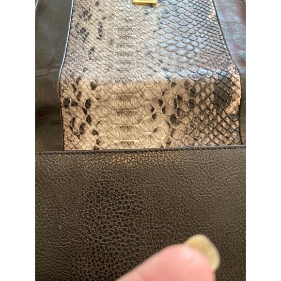 Crossbody Purse Faux Snake Skin-Black & Gray-Unbranded-Clutch Size8”W X6”H X 1”D - Picture 3 of 16